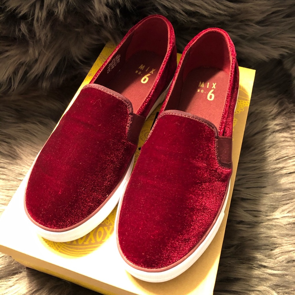 Mix No.6 - Slip On Sneakers Velvet (Like New)